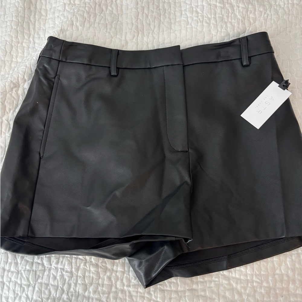 Astr Wynn Shorts - Picture 7 of 12